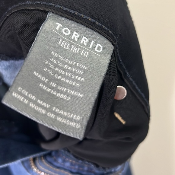 Torrid Plus Size Skinny Distressed Jeans Size 20T - Picture 8 of 8